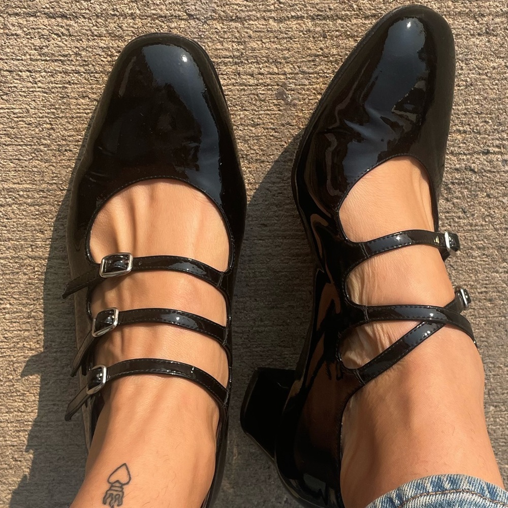 Carel Paris 37.5 pumps in black with three straps, used, excellent condition